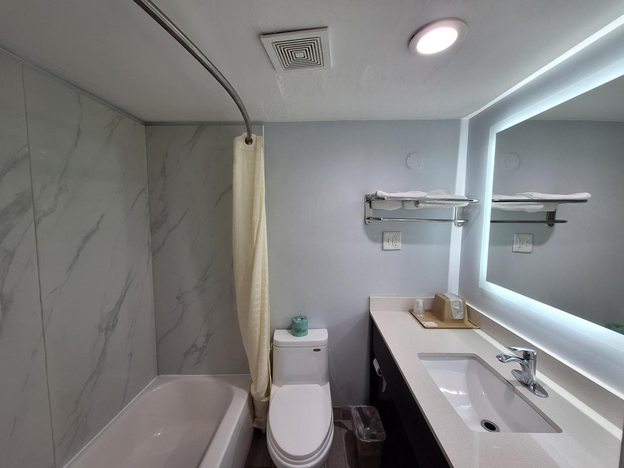 Budget Inn - Roxboro Екстериор снимка