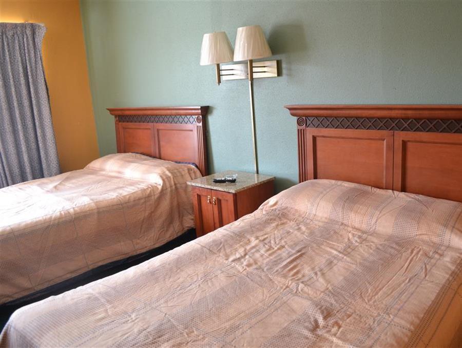 Budget Inn - Roxboro Екстериор снимка
