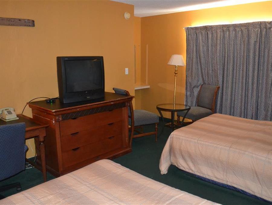 Budget Inn - Roxboro Екстериор снимка