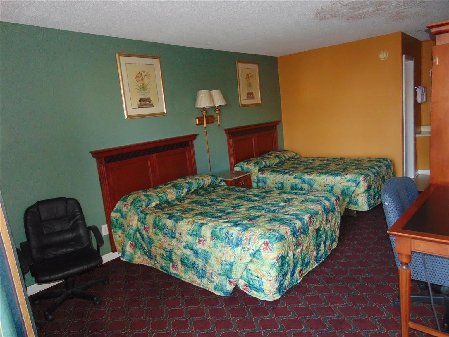 Budget Inn - Roxboro Екстериор снимка